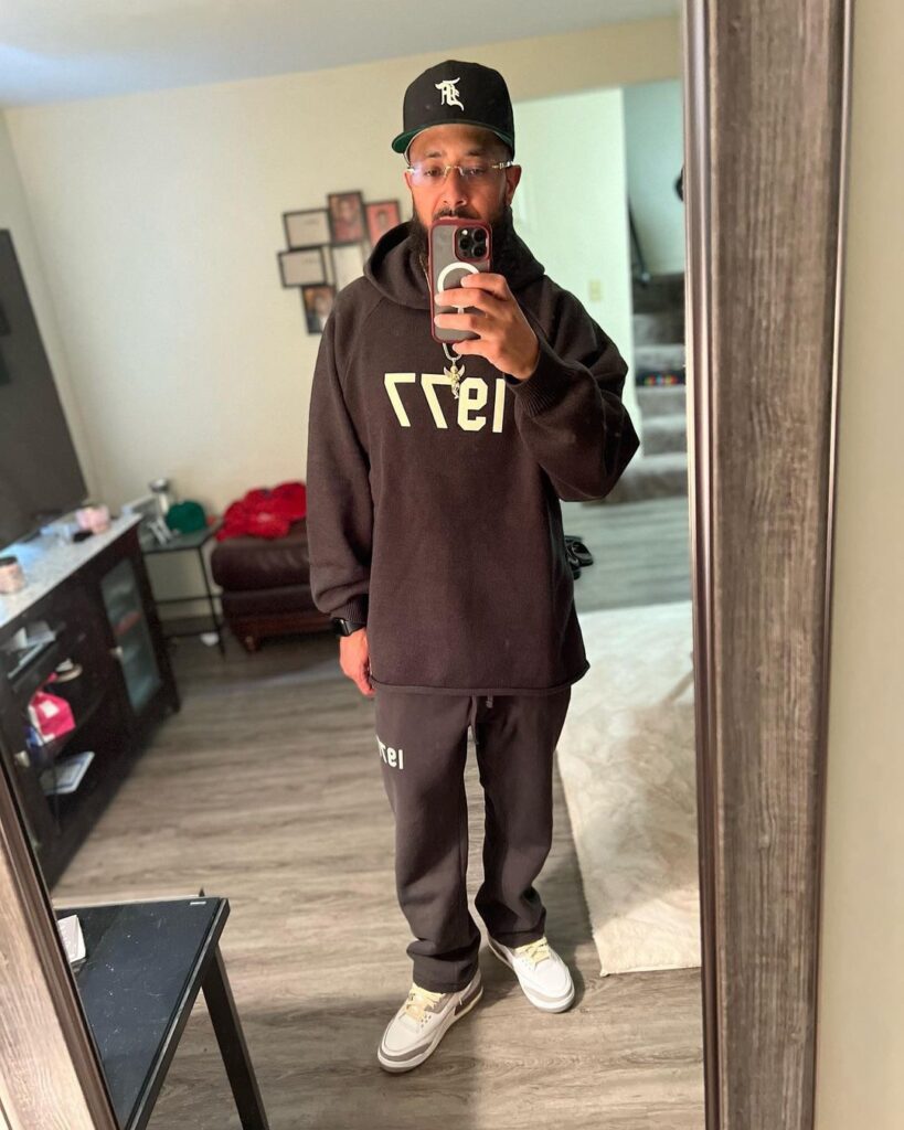 セントマ イケル スーパーコピー 優良サイト 口コミ 1977シリーズKNIT HOODIE 1977フロッキーニットパーカ