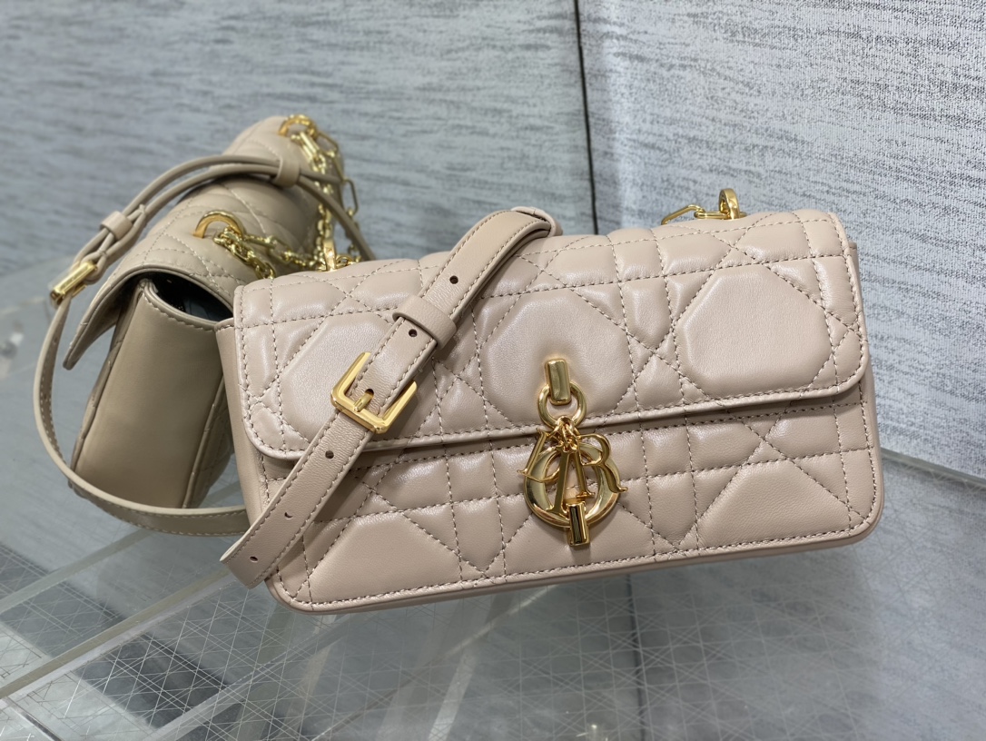 Miss Daisy:22*12.5*4cmディオール バッグ 激安 代引きショルダーバッグ|スーパーコピーn級優良店 2 Miss Daisy:22*12.5*4cmディオール バッグ 激安 代引きショルダーバッグ|スーパーコピー服