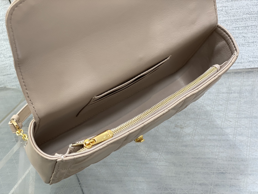 Miss Daisy:22*12.5*4cmディオール バッグ 激安 代引きショルダーバッグ|スーパーコピーn級優良店 6 Miss Daisy:22*12.5*4cmディオール バッグ 激安 代引きショルダーバッグ|スーパーコピー服