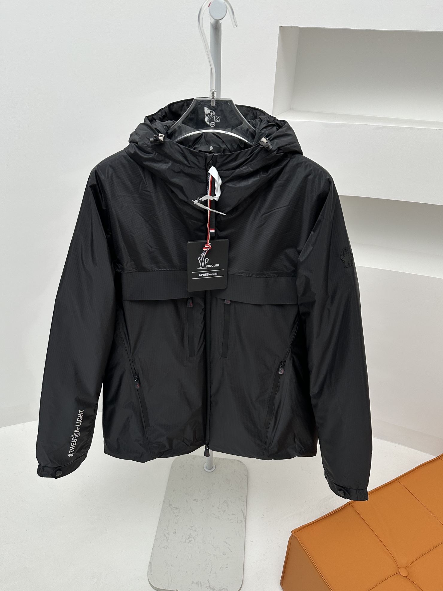 MONCLER(モンクレール) スーパーコピー ダウンジャケット人気メンズ|スーパーコピーn級優良店 2 MONCLER(モンクレール) スーパーコピー ダウンジャケット人気メンズ|スーパーコピー服