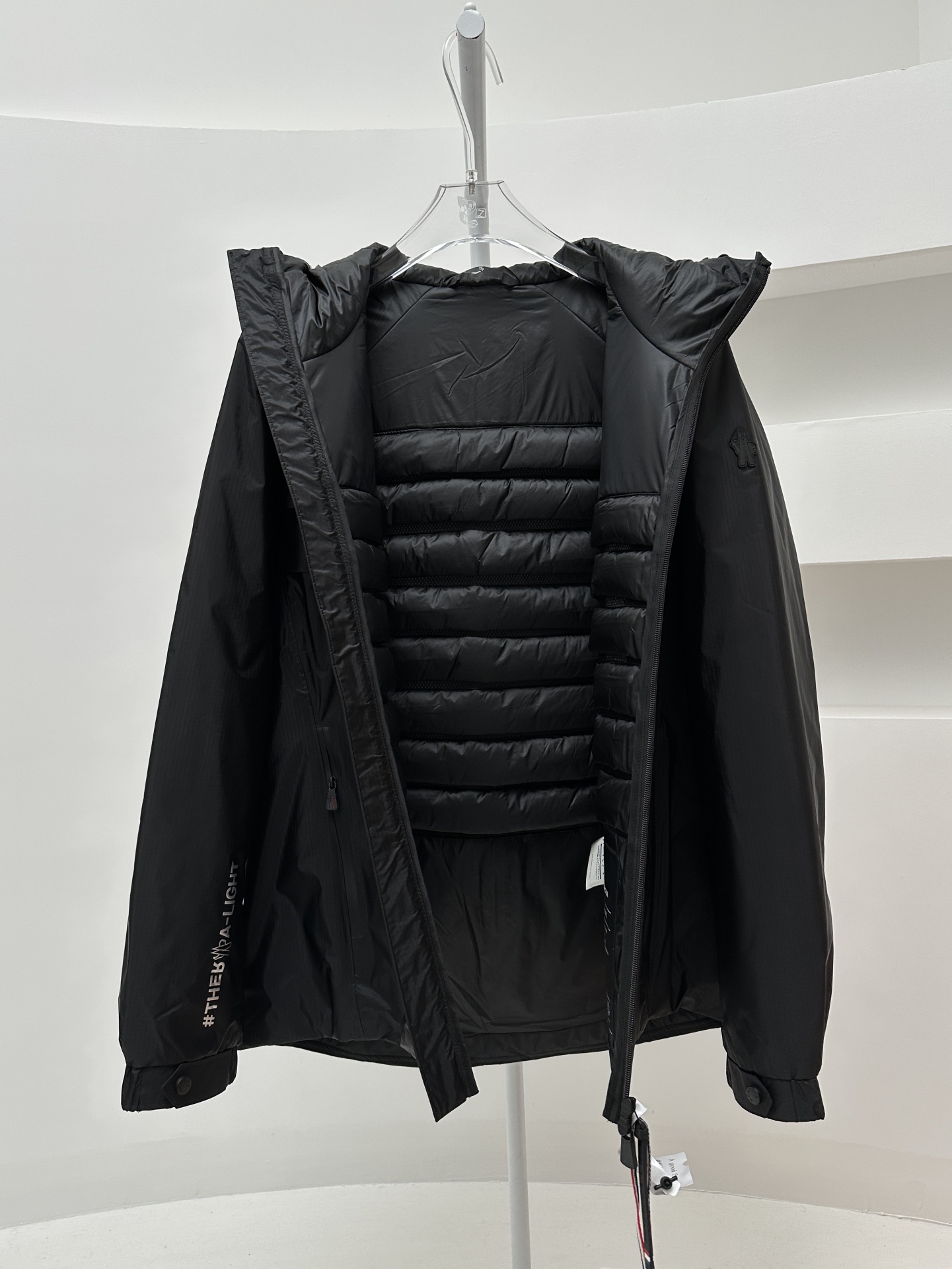 MONCLER(モンクレール) スーパーコピー ダウンジャケット人気メンズ|スーパーコピーn級優良店 4 MONCLER(モンクレール) スーパーコピー ダウンジャケット人気メンズ|スーパーコピー服