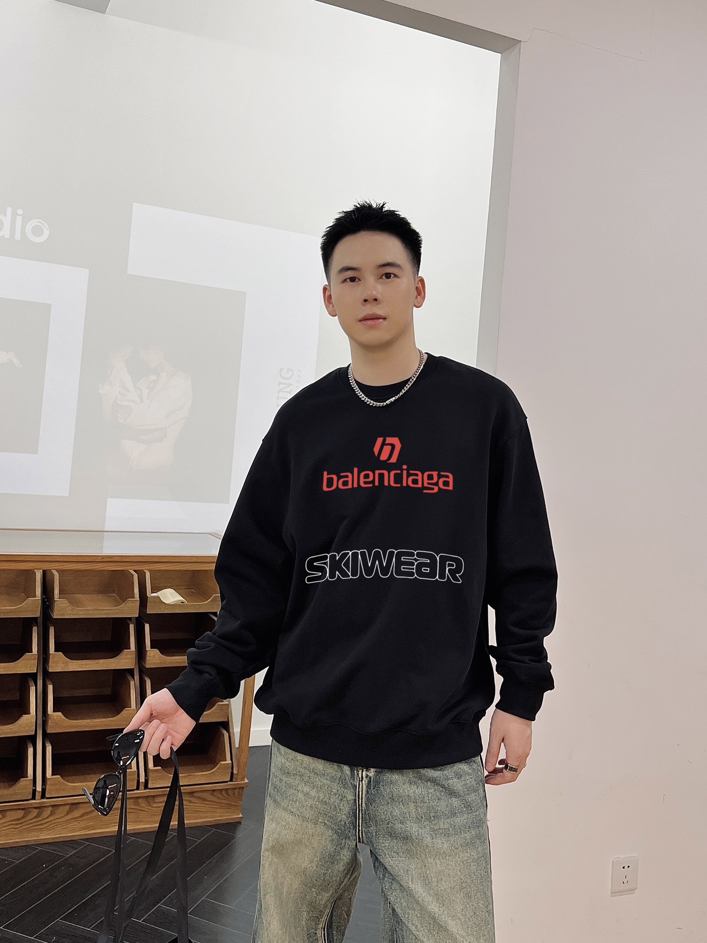 バレンシアガ人気ブランド 服偽物男女兼用スウェット|スーパーコピーn級優良店 3 バレンシアガ人気ブランド 服偽物男女兼用スウェット|スーパーコピー服