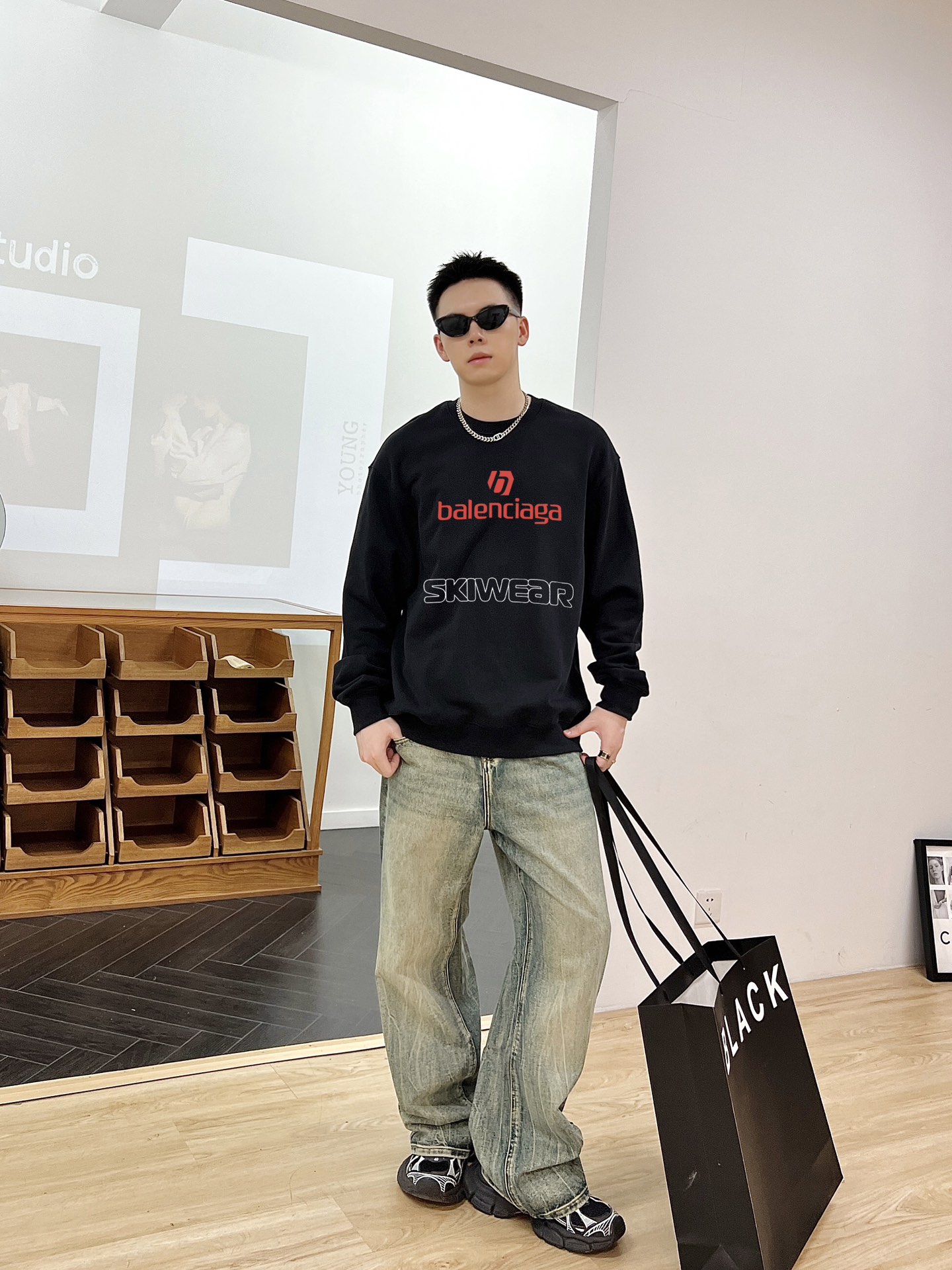 バレンシアガ人気ブランド 服偽物男女兼用スウェット|スーパーコピーn級優良店 4 バレンシアガ人気ブランド 服偽物男女兼用スウェット|スーパーコピー服