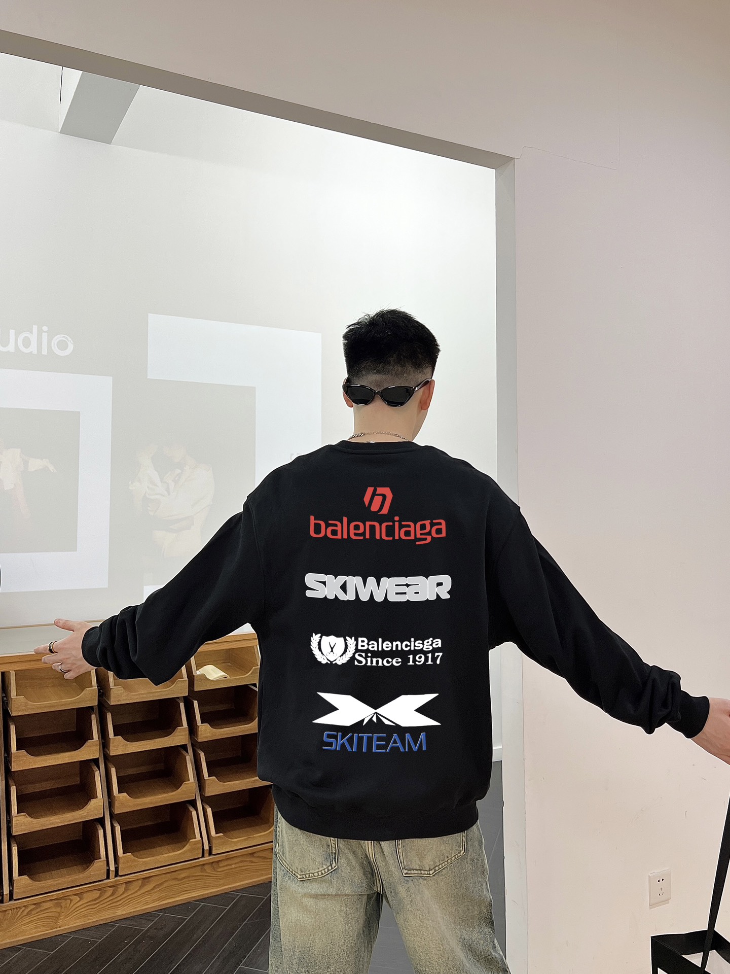 バレンシアガ人気ブランド 服偽物男女兼用スウェット|スーパーコピーn級優良店 7 バレンシアガ人気ブランド 服偽物男女兼用スウェット|スーパーコピー服