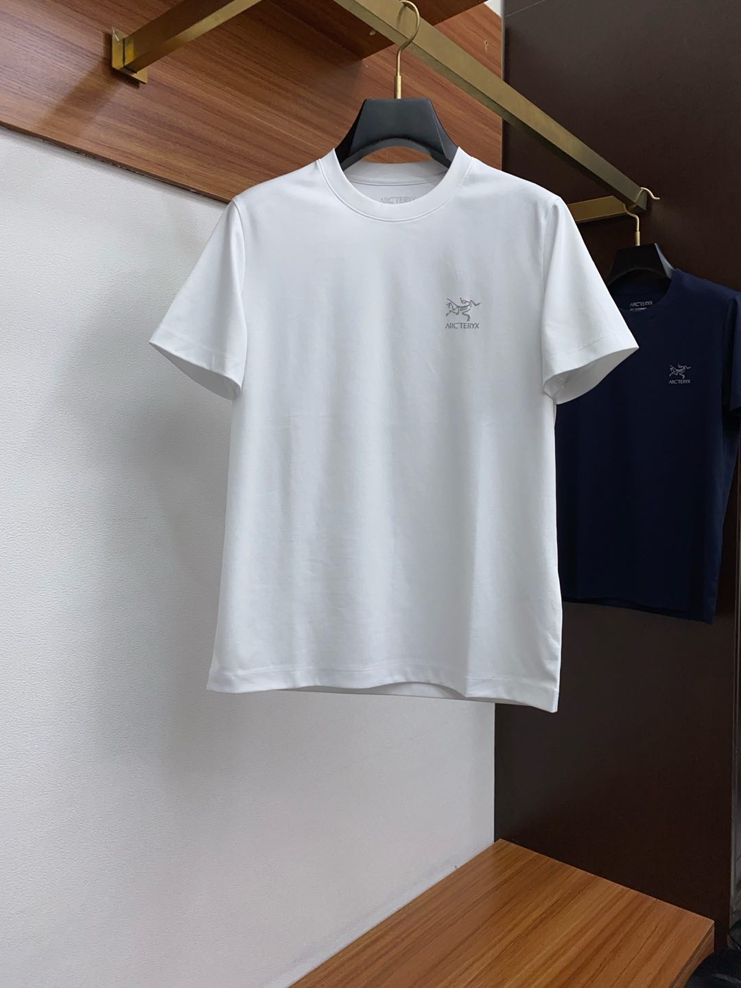 アークテリクスブランド 服 コピー 激安定番夏服半袖Tシャツ ホワイト|スーパーコピーn級優良店 1 アークテリクスブランド 服 コピー 激安定番夏服半袖Tシャツ ホワイト|スーパーコピー服